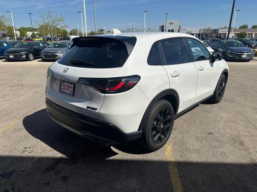 Platinum White Pearl 2025 Honda HR-V AWD Sport