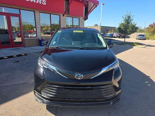 2021 Toyota Sienna LE