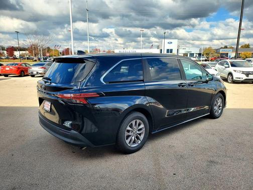 2021 Toyota Sienna LE