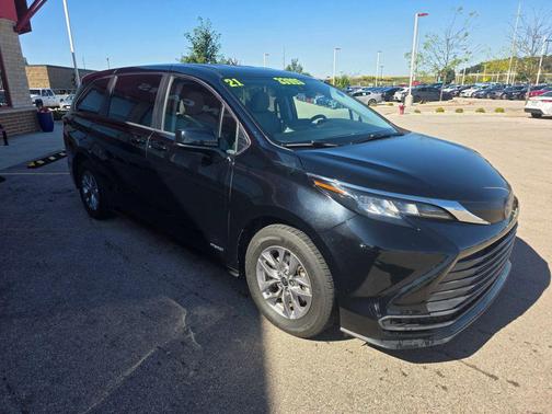 2021 Toyota Sienna LE