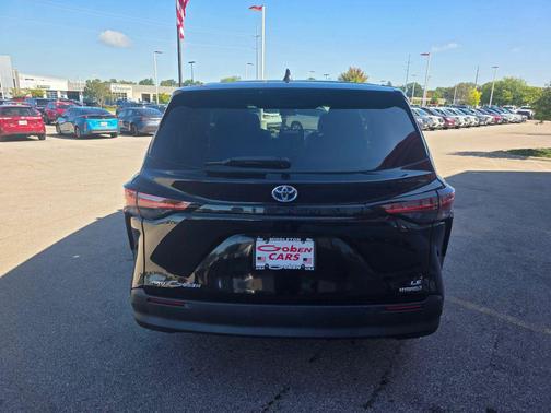 2021 Toyota Sienna LE