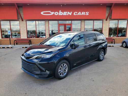 2021 Toyota Sienna LE