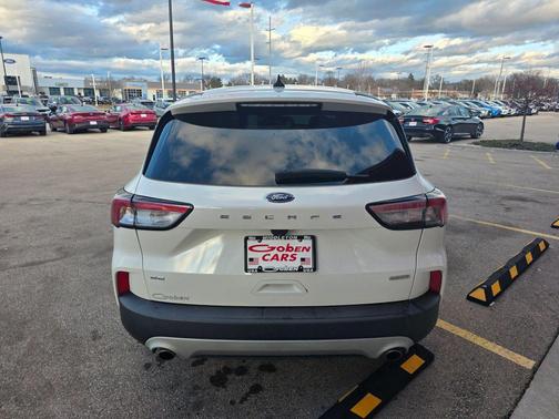 2020 Ford Escape SE