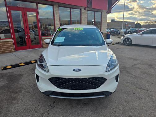 2020 Ford Escape SE