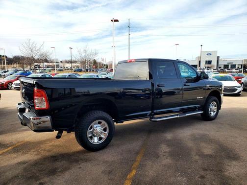 2022 RAM 2500 Big Horn Crew Cab 4x4 8' Box