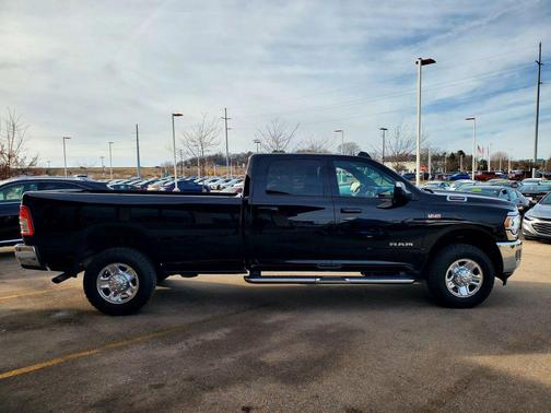 2022 RAM 2500 Big Horn Crew Cab 4x4 8' Box
