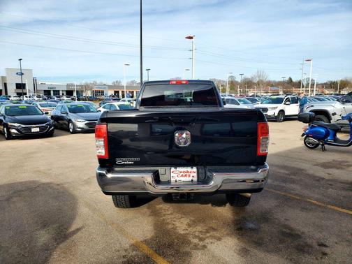 2022 RAM 2500 Big Horn Crew Cab 4x4 8' Box