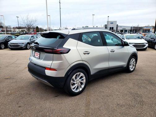 Silver Flare Metallic 2023 Chevrolet Bolt EUV FWD LT