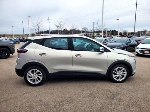 Silver Flare Metallic 2023 Chevrolet Bolt EUV FWD LT