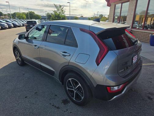 2023 Kia Niro LX