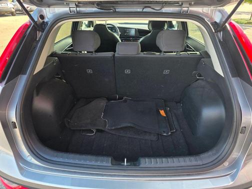 2023 Kia Niro LX