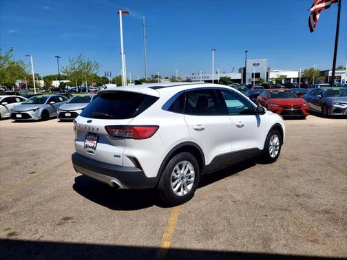 2020 Ford Escape SE
