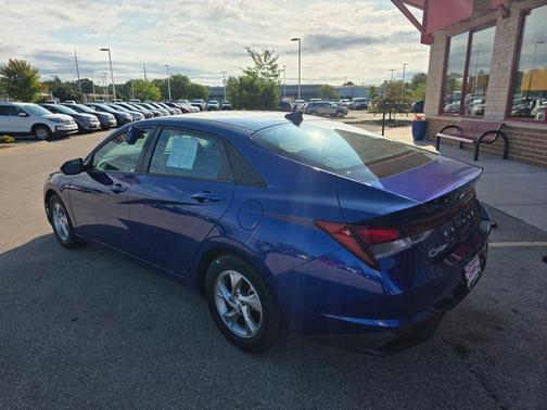 2021 Hyundai ELANTRA SE