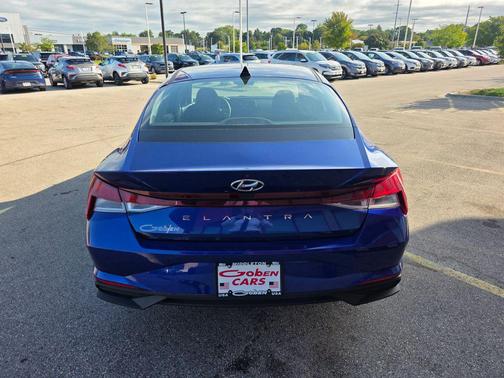 2021 Hyundai ELANTRA SE