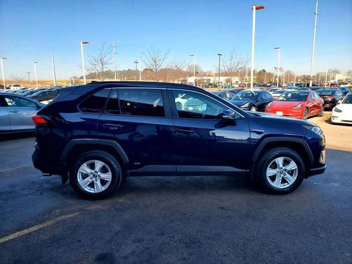 2020 Toyota RAV4 Hybrid XLE