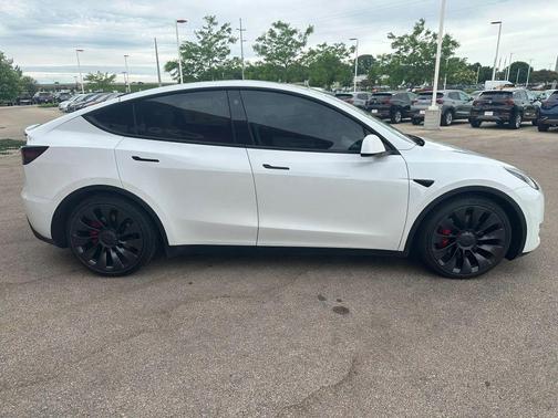 Pearl White Multi-Coat 2022 Tesla Model Y Performance Dual Motor All-Wheel Drive