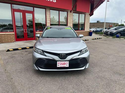 Celestial Silver Metallic 2018 Toyota Camry LE