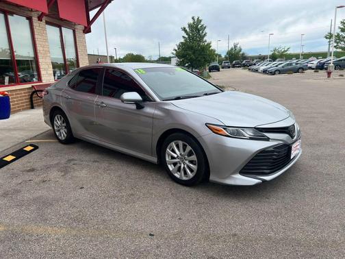 Celestial Silver Metallic 2018 Toyota Camry LE