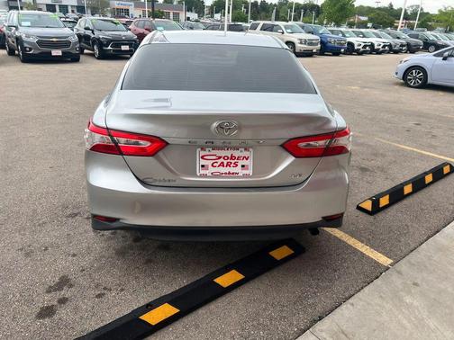 Celestial Silver Metallic 2018 Toyota Camry LE