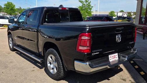 Diamond Black Crystal Pearlcoat 2024 RAM 1500 Big Horn/Lone Star