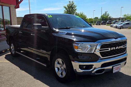 Diamond Black Crystal Pearlcoat 2024 RAM 1500 Big Horn/Lone Star