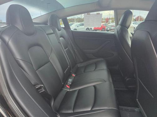 2022 Tesla Model 3 Standard Range