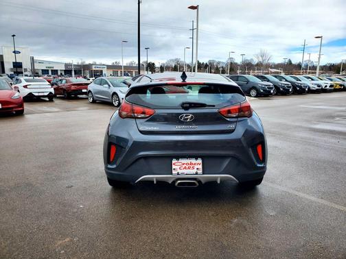 2020 Hyundai Veloster 2
