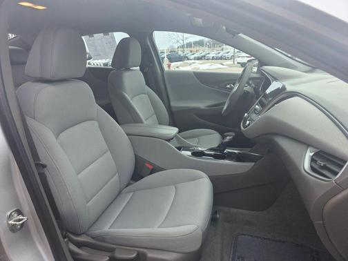 2022 Chevrolet Malibu FWD LT