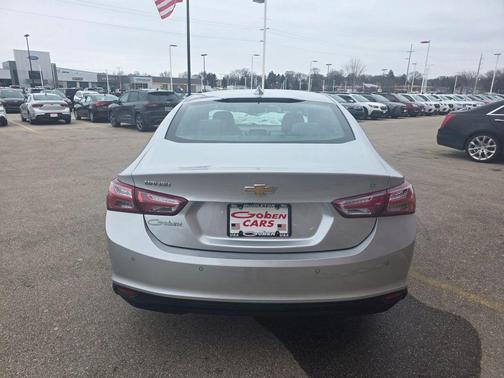 2022 Chevrolet Malibu FWD LT