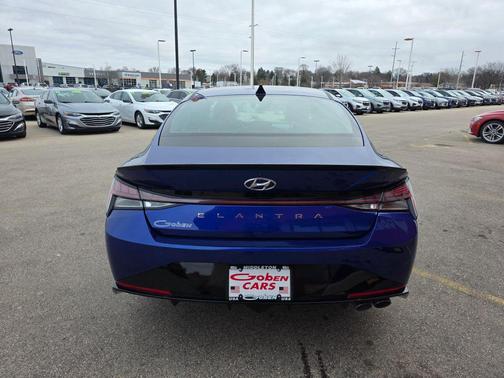 2021 Hyundai ELANTRA SE