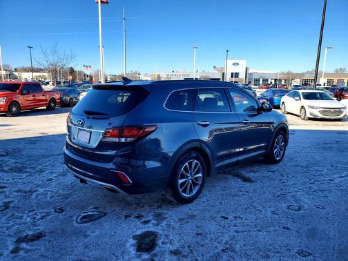 2017 Hyundai SANTA FE SE