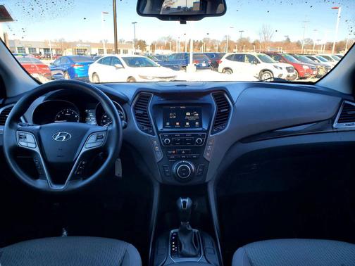 2017 Hyundai SANTA FE SE