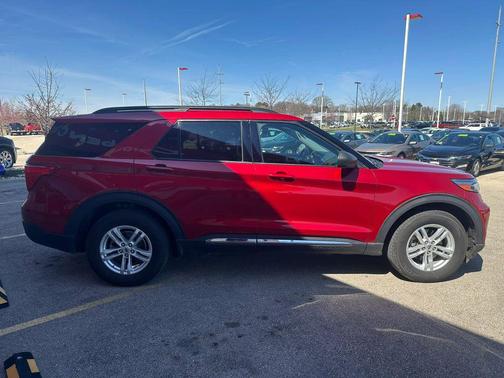 Rapid Red Metallic Tinted Clearcoat 2020 Ford Explorer XLT