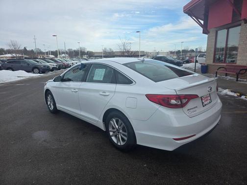 2017 Hyundai SONATA SE