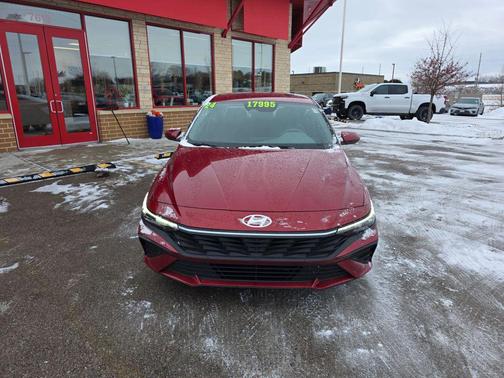 2024 Hyundai ELANTRA SEL