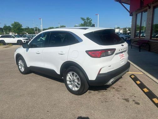 Oxford White 2022 Ford Escape SE