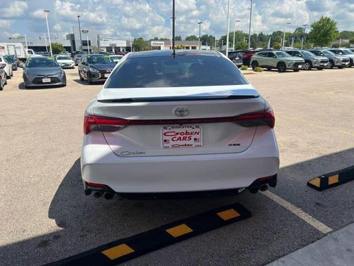 Ice Cap 2023 Toyota Camry SE