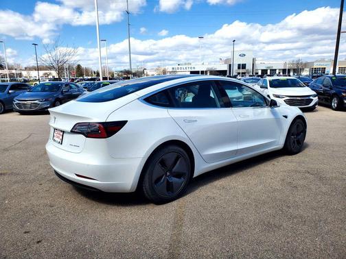 Pearl White Multi-Coat 2018 Tesla Model 3 Long Range