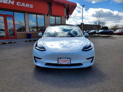 Pearl White Multi-Coat 2018 Tesla Model 3 Long Range