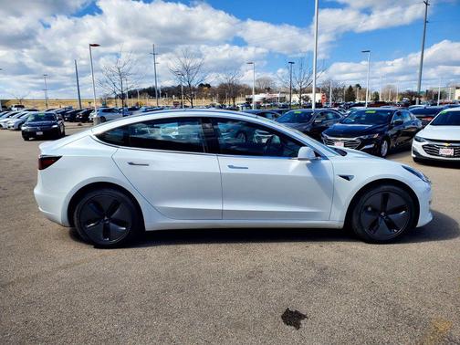 Pearl White Multi-Coat 2018 Tesla Model 3 Long Range