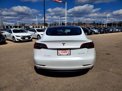 Pearl White Multi-Coat 2018 Tesla Model 3 Long Range