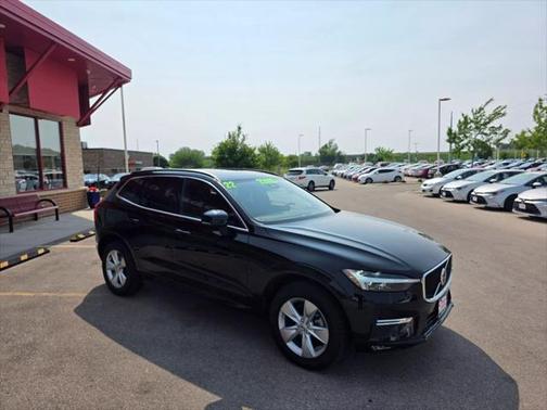 2022 Volvo XC60 B5 Momentum