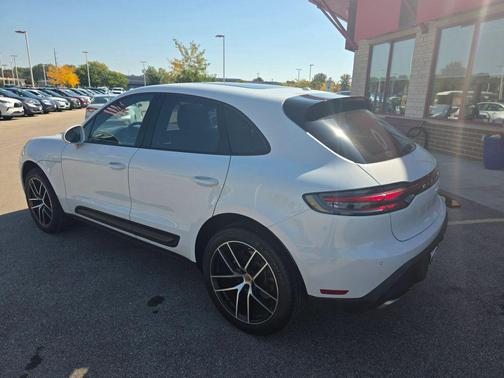 2023 Porsche Macan T Sport Utility 4D