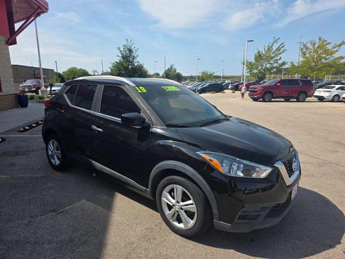 2019 Nissan Kicks S