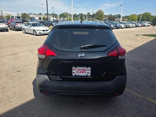 2019 Nissan Kicks S