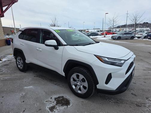 2023 Toyota RAV4 LE
