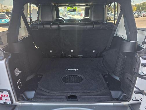 2015 Jeep Wrangler Unlimited Freedom Edition