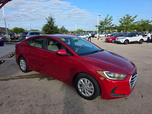 2018 Hyundai ELANTRA SE