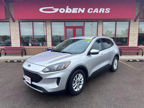 Ingot Silver Metallic 2020 Ford Escape SE