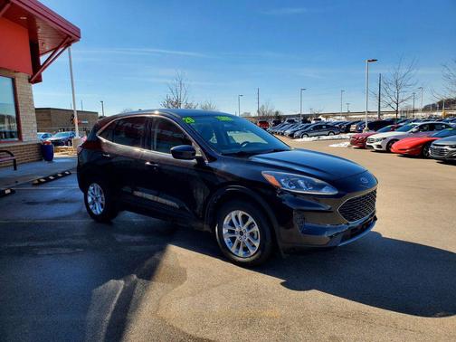 2020 Ford Escape SE